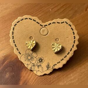 Beverly Hills Gold: vintage fine yellow gold 14k stud heart earrings.